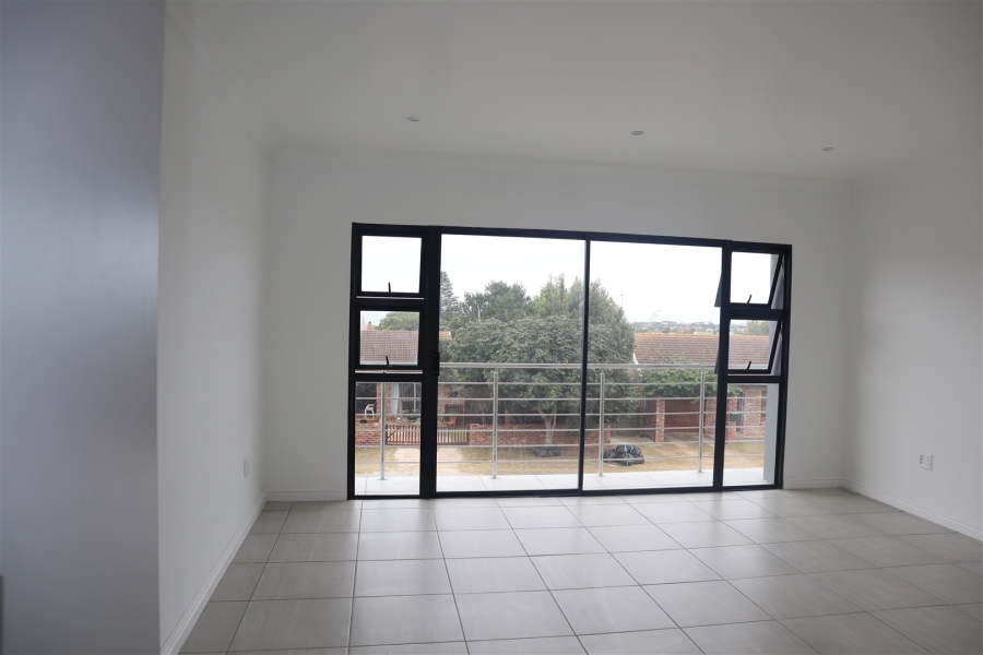 5 Bedroom Property for Sale in Wavecrest Eastern Cape